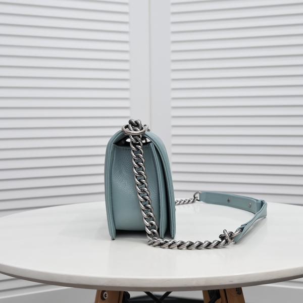 シャネルバッグ側面デザイン